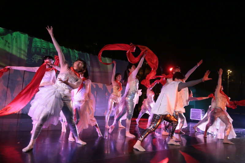 《舞在圍村III - 2046 小牛講古仔》2013-14年於新界演出。